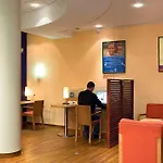 Ibis Paris Porte De Centre 3*