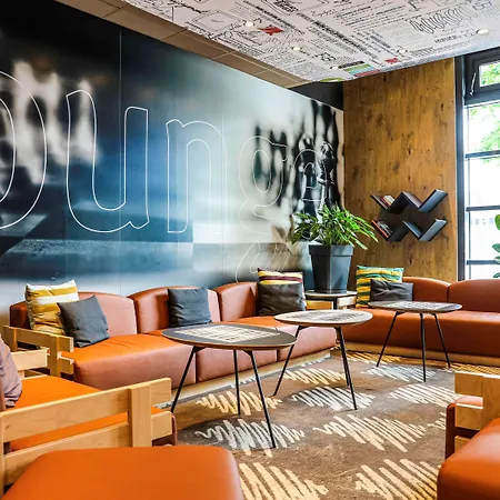 Hotel Ibis Paris Porte De Centre Clichy