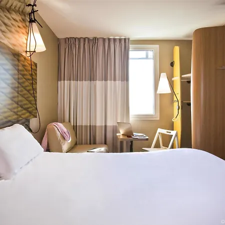 Ibis Paris Porte De Centre Hotel