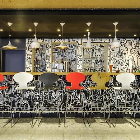 Ibis Paris Porte De Centre Hotel Clichy