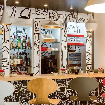 Ibis Paris Porte De Centre 3* Clichy