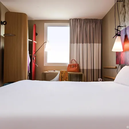 Ibis Paris Porte De Centre Clichy