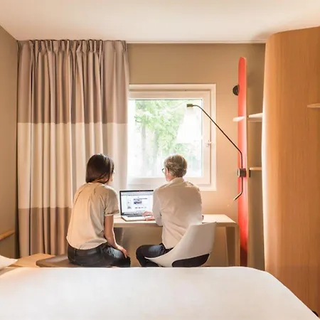 Ibis Paris Porte De Centre 3* Clichy