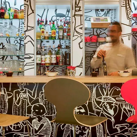 Ibis Paris Porte De Centre Clichy