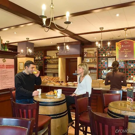 Ibis Paris Porte De Centre Клиши