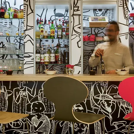 Hotel Ibis Paris Porte De Centre Clichy
