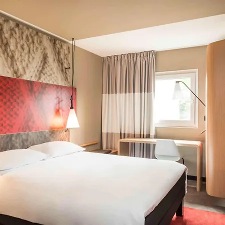 Hotel Ibis Paris Porte De Centre Clichy