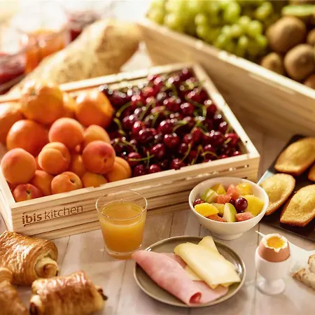 Ibis Paris Porte De Centre 3* Clichy