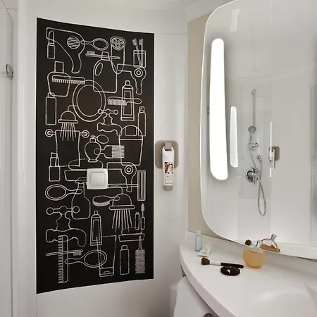 Отель Ibis Paris Porte De Centre