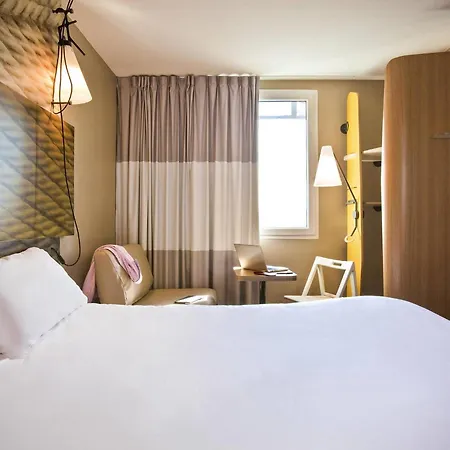 Ibis Paris Porte De Centre Hotel 3*