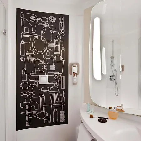 Ibis Paris Porte De Centre Hotel 3*
