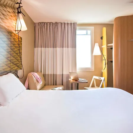 Ibis Paris Porte De Centre 3*