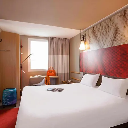 Ibis Paris Porte De Centre 3*