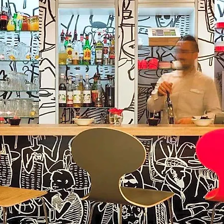 Ibis Paris Porte De Centre Отель Клиши