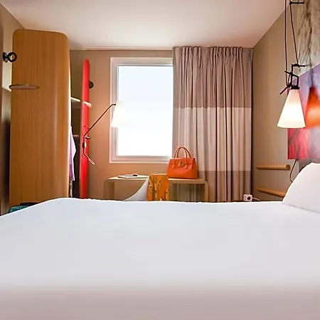 Ibis Paris Porte De Centre Hotel Clichy