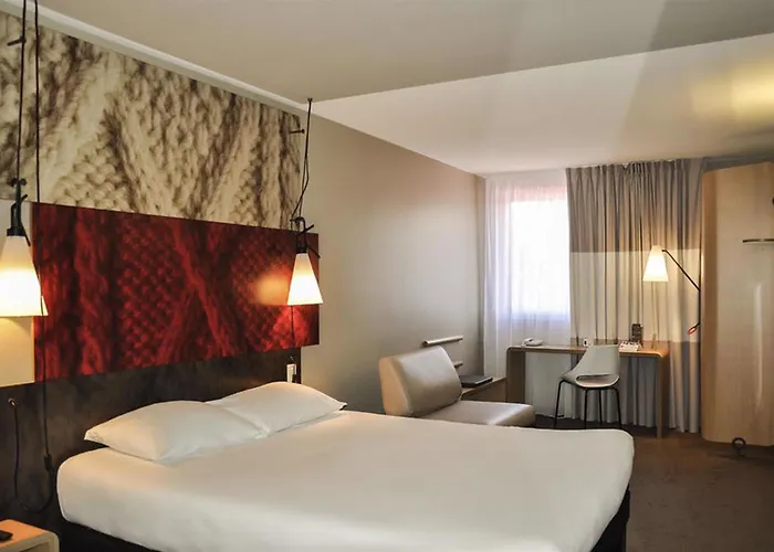Ibis Paris Porte De Centre Hotel