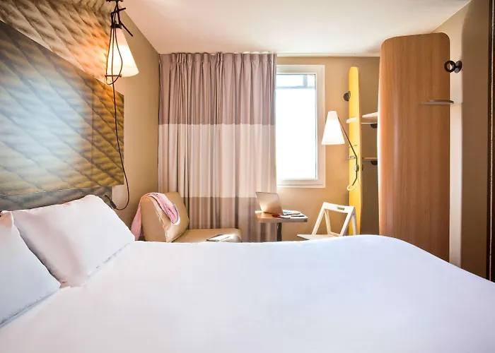 Ibis Paris Porte De Centre Hotel