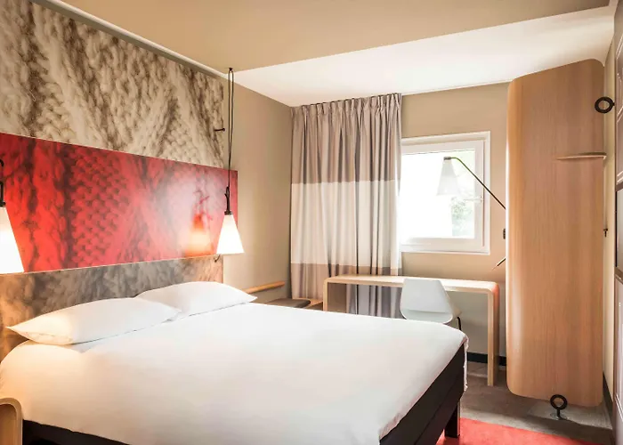 Hotel Ibis Paris Porte De Centre Clichy