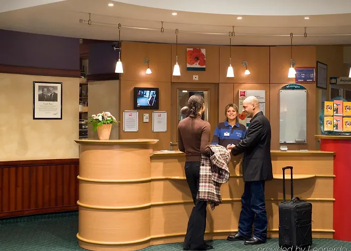 Ibis Paris Porte De Centre 3*