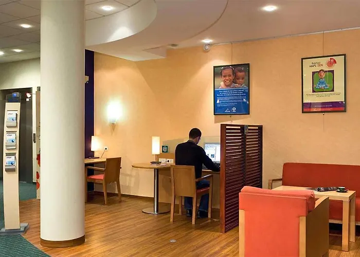 Ibis Paris Porte De Centre 3*